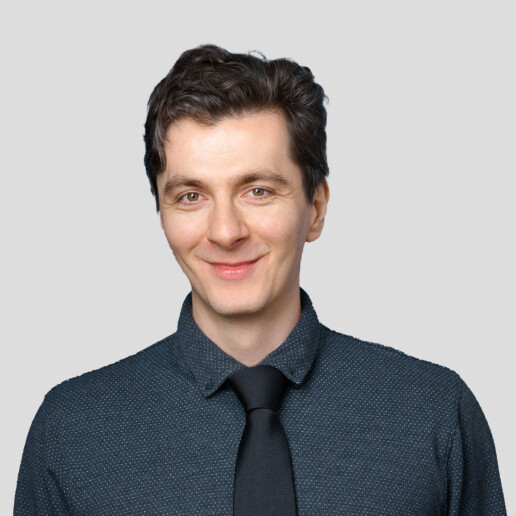 Headshot of Goran Kuljanin, Lotis Blue Consulting Advisor