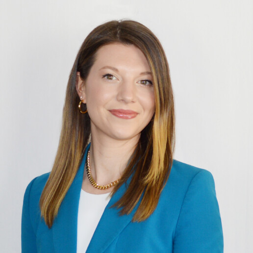 Headshot of Maggie Miller, Lotis Blue Consulting